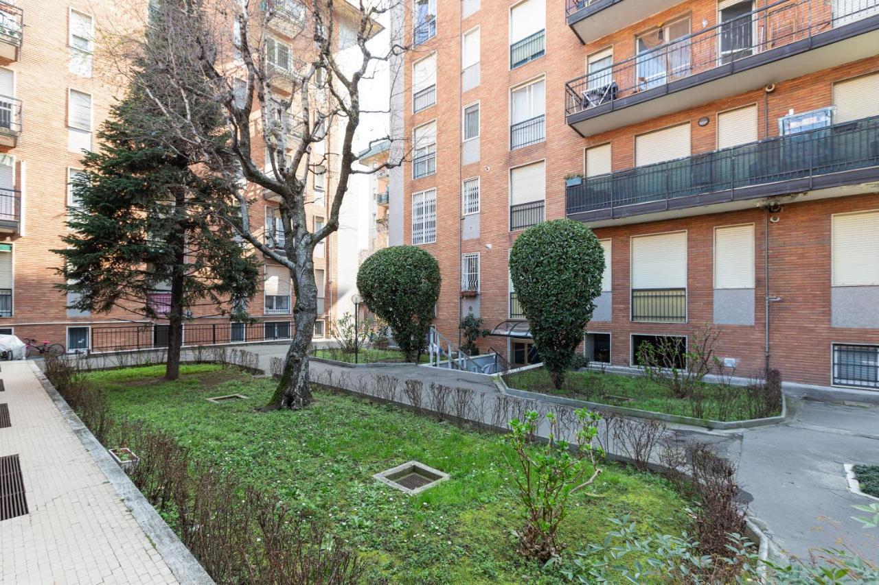 Dergano Comfy Apartment - 250 M Far From M3 Milan Bagian luar foto